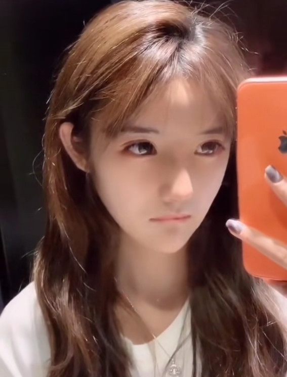 套路璐更新快手作品强忍泪水的表情亮了网友有那么委屈