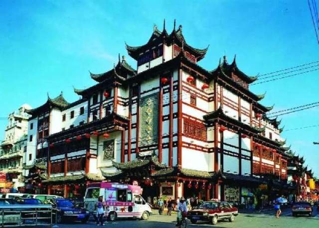 元年(公元1875年),由创始人张氏夫妇及被誉为"本帮泰斗"的李伯荣自创