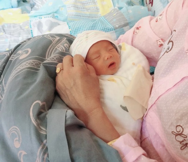 34孕周早产儿 6个月喂养经历全记录 希望对妈妈们有帮助