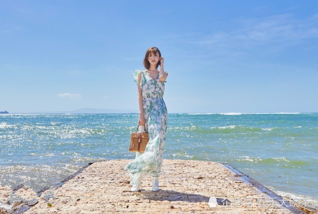 又一次被毛晓彤的游客照美到了 美景配美人清新甜美浪漫优雅 毛晓彤 游客照