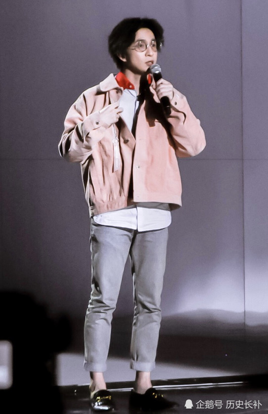 薛之谦现身《百变达人》,筷子腿成最大亮点!网友:早这样该多好