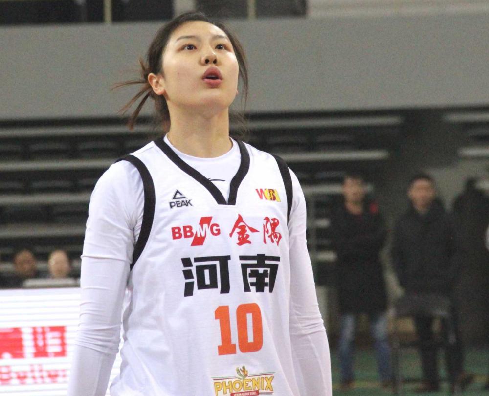 99年女篮小将12岁开始踏上球场国家队经历让她更成熟