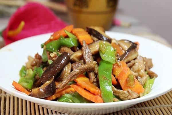 香菇,炒香菇,胡萝卜