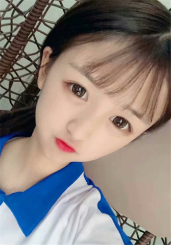 允恩学生期多可爱?梳何蓝逗同款"丫鬟刘海",网友:颜值巅峰!