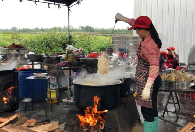 农村酒席最后有一道"送客菜",菜一上就该走人了,是什么菜呢?