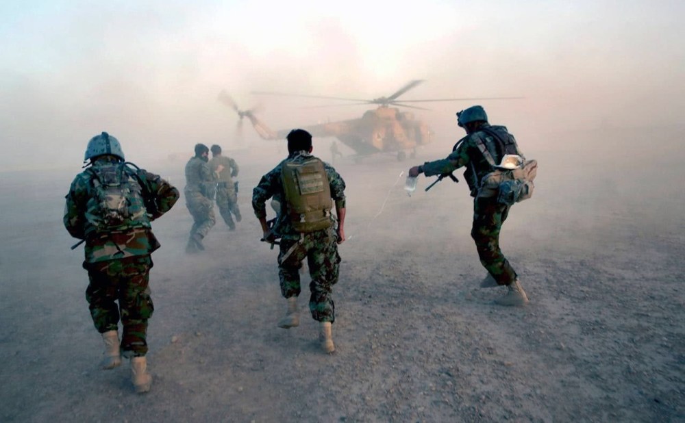 多国传来爆炸声,正规军伤亡惨重,一国奋起反击歼灭敌首!