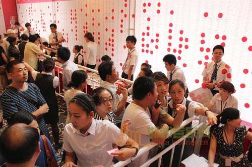 现在房子到底是难买还是难卖?老销售说出开盘