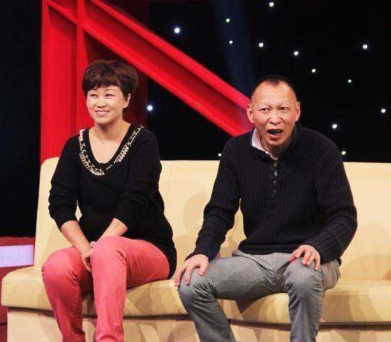 曾因长得丑吓哭蒋雯丽,娶个妻子貌美如花,女儿更是美若天仙