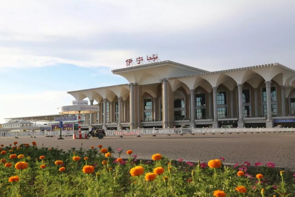 【城市掠影】中国优秀旅游城市·伊宁市_腾讯新闻