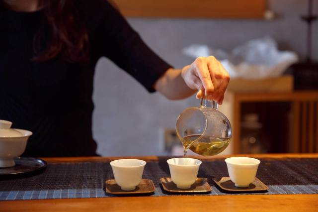 长期大量喝茶有副作用吗 老实说 这4个影响并不太好