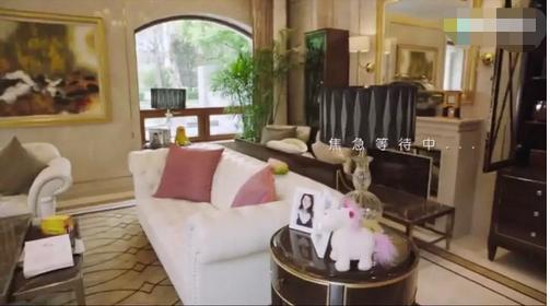 韩雪之后又一女星人设崩塌?住豪宅充当白富美,邻居:这真是她家