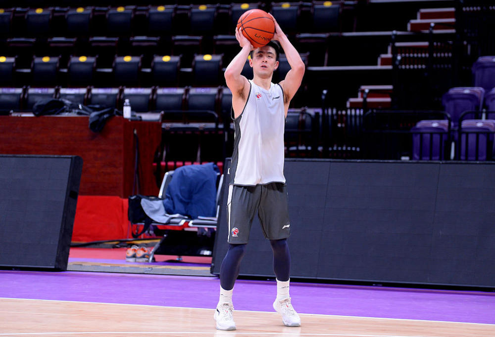 恢复了几成功力赵继伟晒训练视频花式过人库里式三分