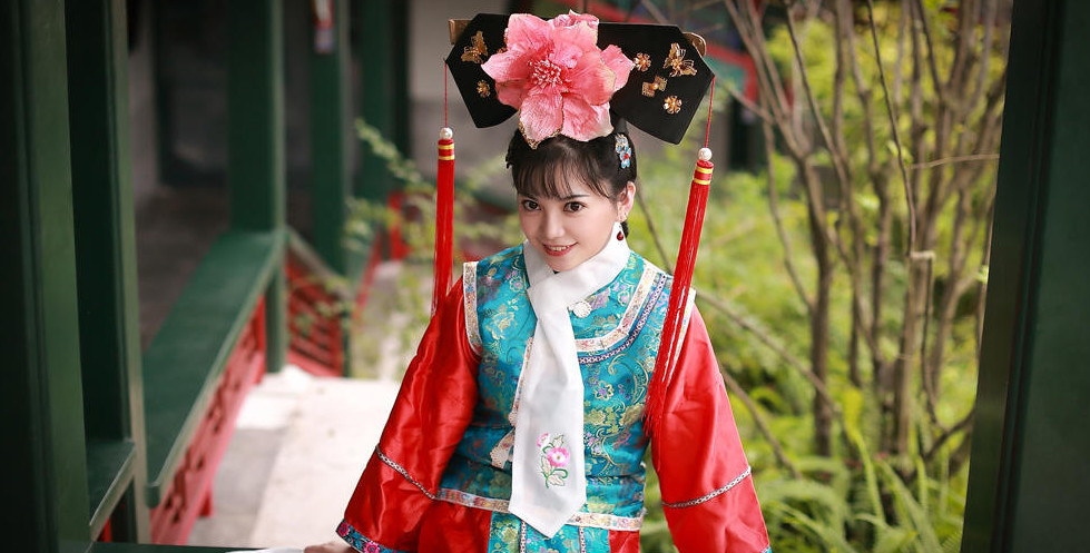 《还珠格格》真人cos小燕子,网友:这颜值不演戏可惜了!