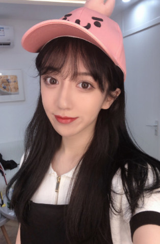 斗鱼小团团从不露脸?当看到她的真实长相,网