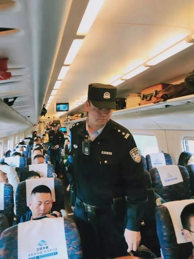 这个有拼音的表扬信,警察蜀黍看到泪目