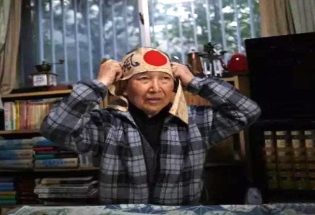 近卫师团其实就是日本天皇的近卫军,首任师团长是小松宫彰仁亲王,二战