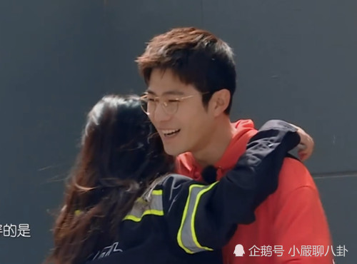 林允跟陈学冬的关系有多好看到见面时的第一个动作网友打扰了