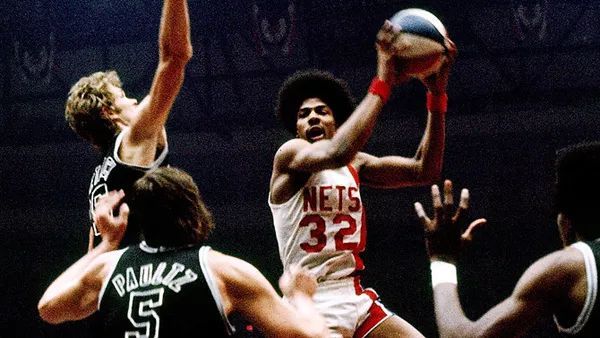 J博士-朱利叶斯.欧文，第一代飞人