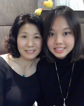 中国女排姑娘们母亲节晒妈,谁家丈母娘最漂亮?刘妈妈意外