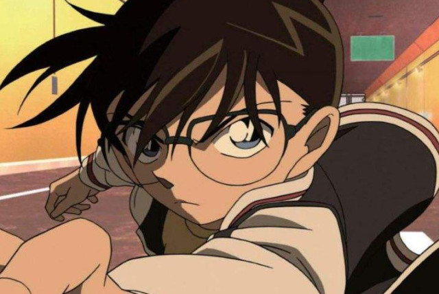 名侦探柯南:柯南用脚开车?看到这样的画面,原谅我不厚道地笑了