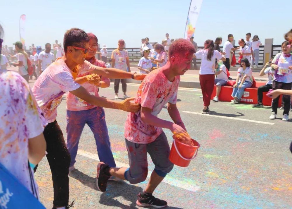 给你点"颜色"看看!这场超燃的彩虹跑,你来了吗?