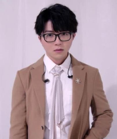 蔡徐坤身高183，毛不易同样183，当两个人站在一起，网友们都笑啦