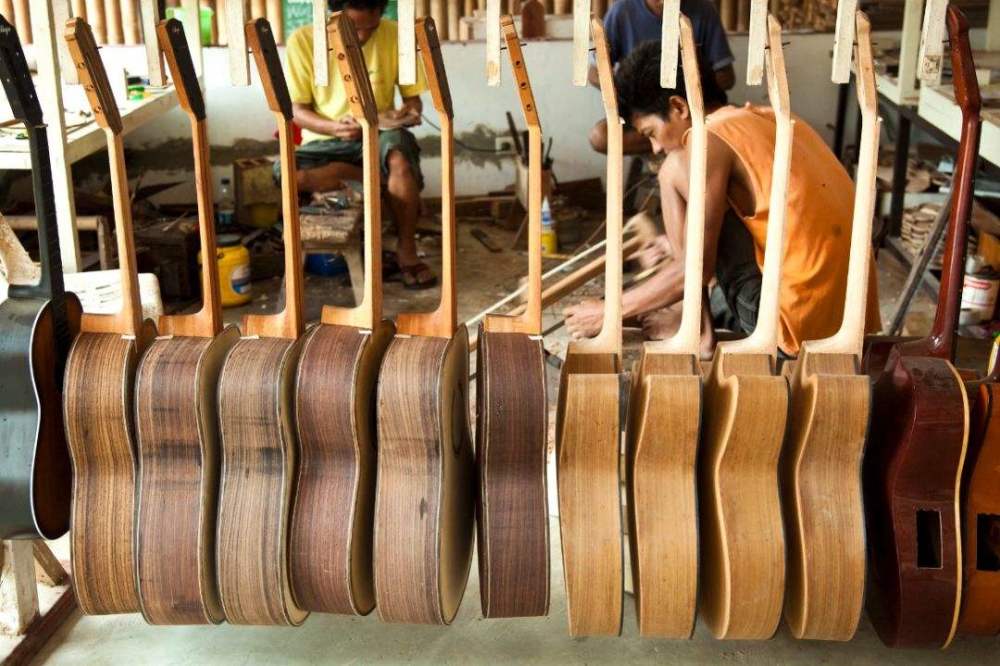山东人有多会造吉他?中国著名乐器生产基地,就在潍坊一小镇里!