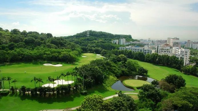 还绿于民!违法占地67万㎡,深圳碧海湾高尔夫球场今日拆除