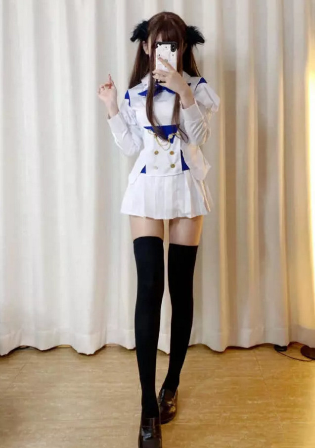 腐团儿成名前照片流出,之前是专业cos选手,比做解说身材还好_腾讯新闻