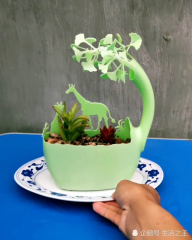 幼儿园作业做花盆,妈妈用洗衣液瓶子做一