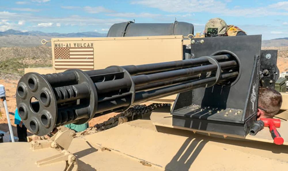 美国民间仅两挺火神炮,一枚子弹两百块,一分钟耗掉一辆宝马x5