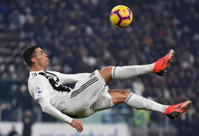 C罗:批评者拿着枪等着我倒下 足球是使命我不会停下来