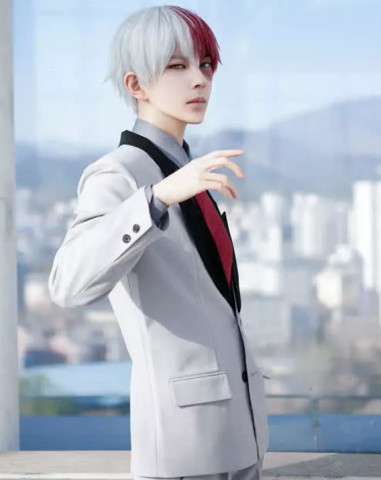 熊祁cos轰焦冻,腹肌半遮半掩让人心动,网友:我想和你谈恋爱