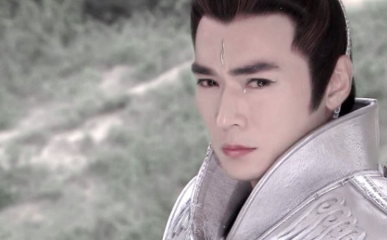 在宝莲灯前传中也能清晰的看到,瑶姬原本是三圣母的母亲,也就是玉皇