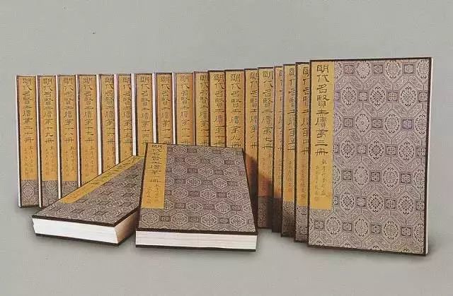 钱镜塘|一生捐赠文物3900余件，16辆卡车7天7夜运完，六莹堂主何许人也？