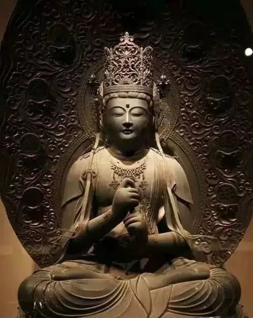 《杂宝藏经》中记载如下:"昔如来在菩提树下,恶魔波旬,将八十亿众,欲