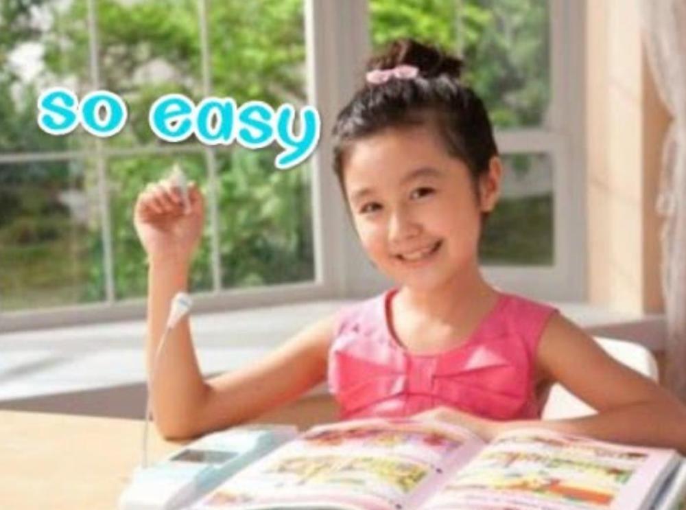 还记得那个点读机女孩吗?哪里不会点哪里,网友:so easy