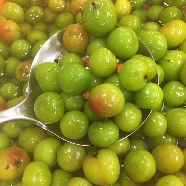 这水果,鲜果遭人嫌弃,腌制后却成美味,营养又开胃却不可多吃