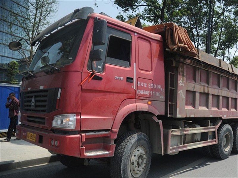 运渣车加装了一件东西,被交警处罚扣12分,你的车上有吗?