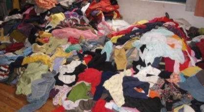 集市收旧衣服摊位增多,收旧衣服这么赚钱