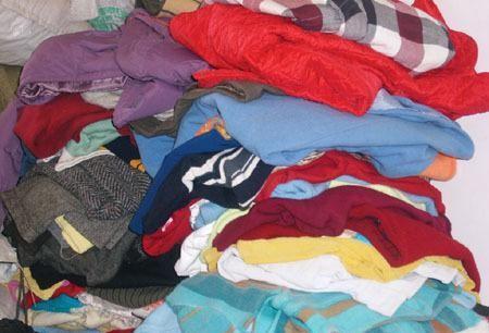 集市收旧衣服摊位增多,收旧衣服这么赚钱