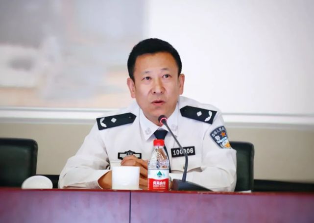 陈刚院长在讲话中向刘省伦副局长和专案组成员一行来校专题讲座表示