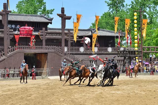 听我的,大家都来无锡三国城,水浒城玩呀