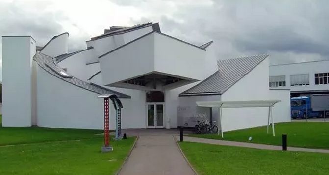 弗兰克·盖里|超酷！不锈钢龙卷风，建筑师怕是钢铁侠变的吧！