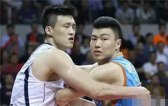 易建联年薪高达2000万人民币,广东队长周鹏的年薪有多少呢?