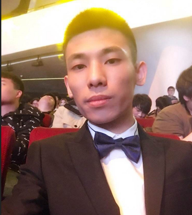 斗鱼嘉年华,宝哥两百万流水席,pdd三千人龙虾,她让粉丝掏钱