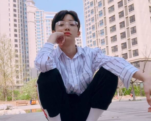 有种 整容 叫艾比男装 女装貌若天仙 男装让网友直呼想嫁他 腾讯网