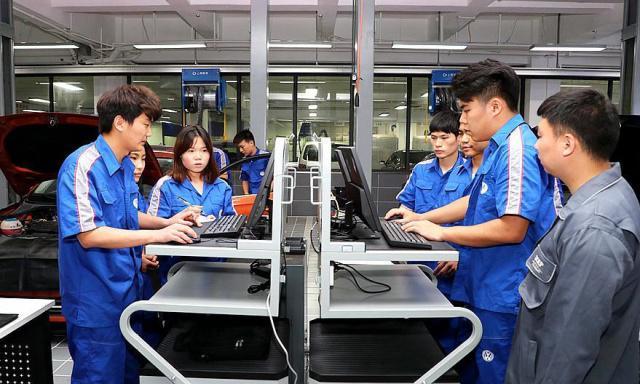 高职生扩招100万,将越来越受欢迎,本科生为何受了冷落?