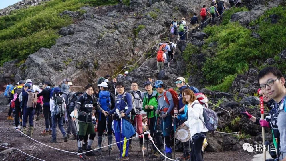 登顶富士山看日出云海 住进河口湖的森林温泉