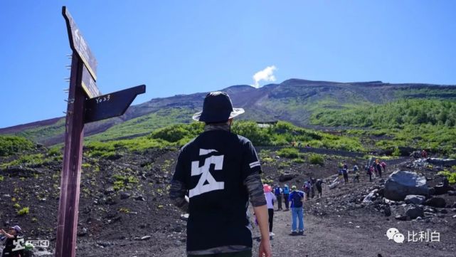 登顶富士山看日出云海 住进河口湖的森林温泉 腾讯网